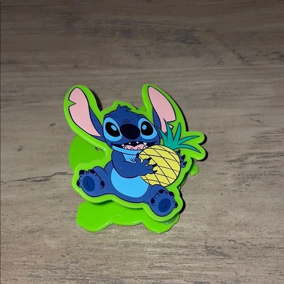 Disney Stitch Hair Clip - Picture 4 of 4